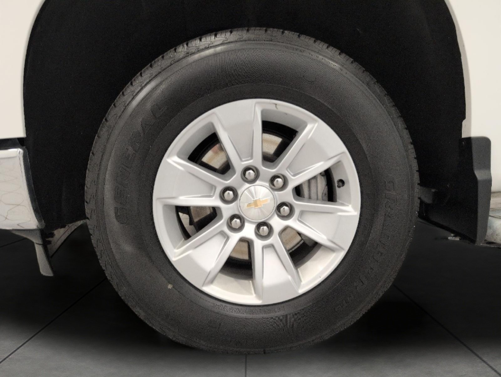 Certified 2025 Chevrolet Silverado 1500 W/T RWD image 3