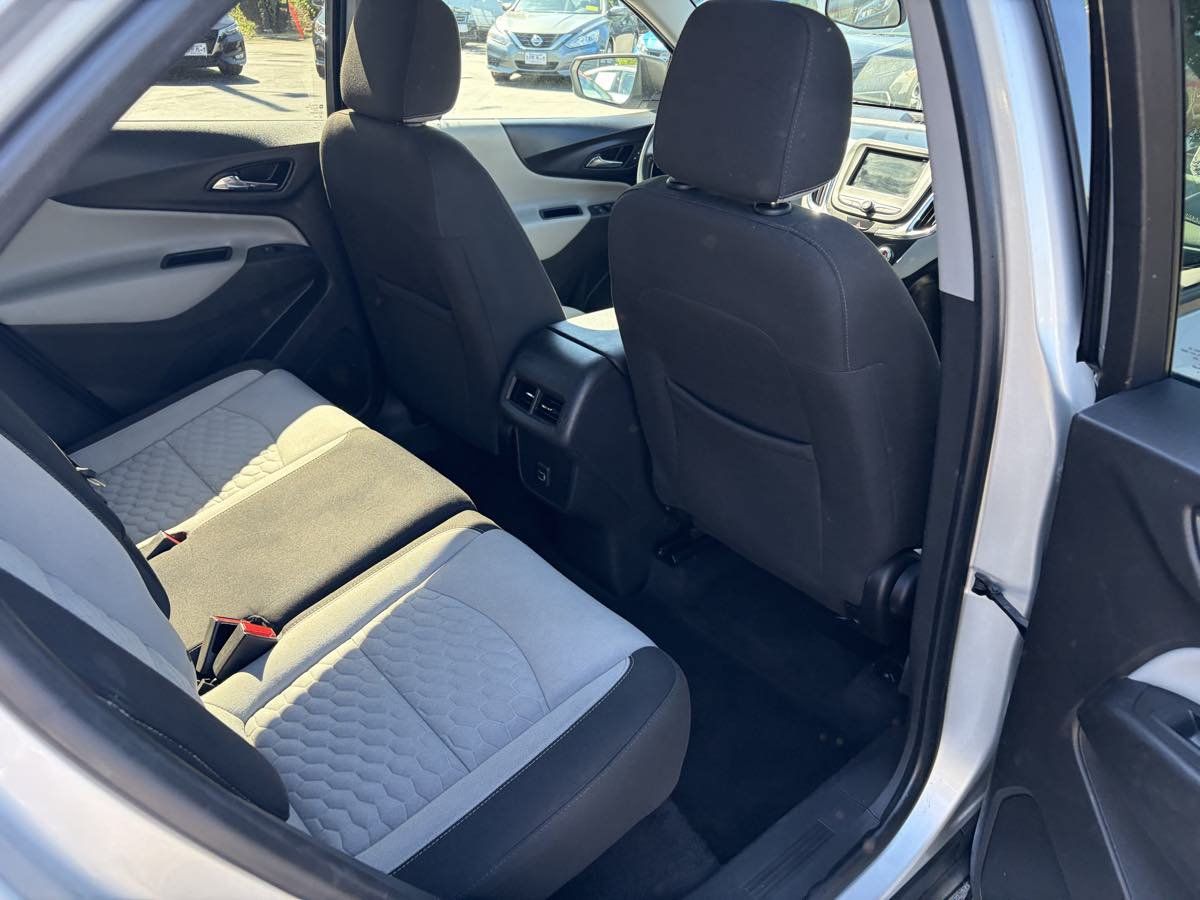 Used 2019 Chevrolet Equinox LS w/ LS Convenience Package AWD/4WD image 22