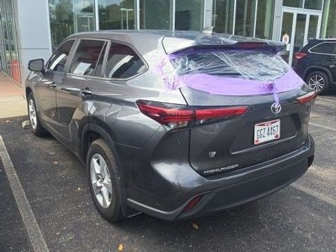 Used 2023 Toyota Highlander LE FWD image 8