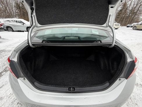 Used 2014 Toyota Corolla LE image 19