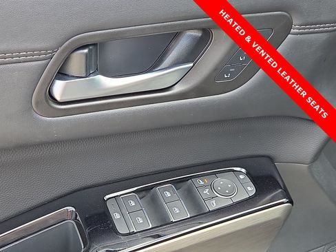 Used 2025 Nissan Pathfinder Platinum w/ Cargo Package AWD/4WD image 15