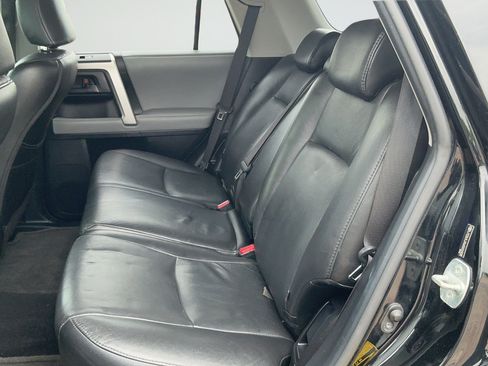 Used 2010 Toyota 4Runner SR5 w/ Convenience Pkg AWD/4WD image 19