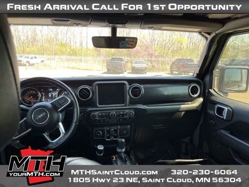 Used 2022 Jeep Wrangler Unlimited Sahara AWD/4WD image 13