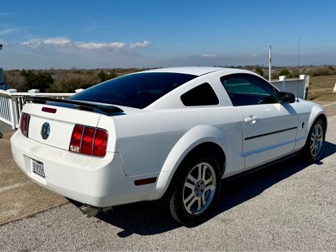 Used 2008 Ford Mustang DELUXE COUPE image 5