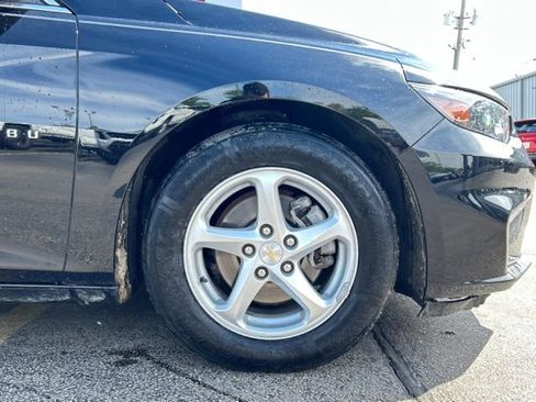 Used 2017 Chevrolet Malibu LS FWD image 12