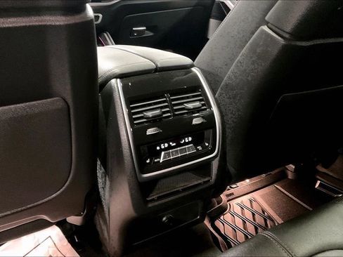Used 2025 BMW X6 M60i AWD/4WD image 30