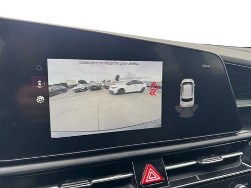 Used 2025 Kia Niro EX Touring FWD image 13