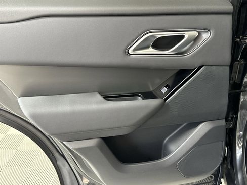 Certified 2025 Land Rover Range Rover Velar Dynamic SE image 28