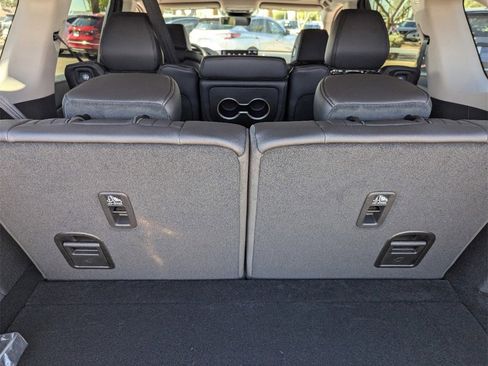 New 2026 Acura MDX SH-AWD image 12