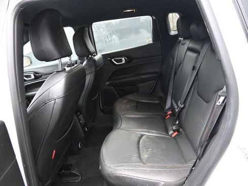 Used 2025 Jeep Compass Trailhawk image 32