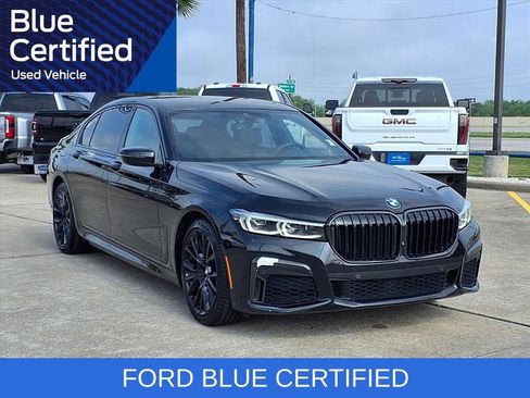 Used 2021 BMW 740i w/ M Sport Package RWD image 7