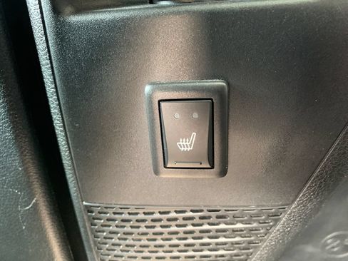 Used 2025 Chrysler Pacifica Limited FWD image 20