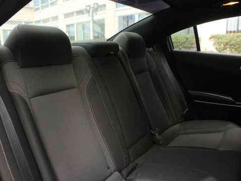 Used 2018 Dodge Charger R/T image 19