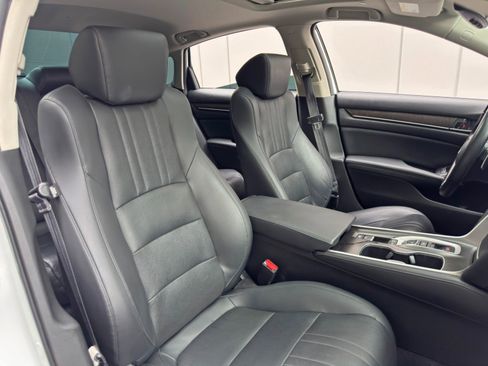 Used 2022 Honda Accord Touring image 37