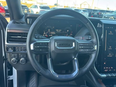 Used 2025 GMC Yukon Denali image 13