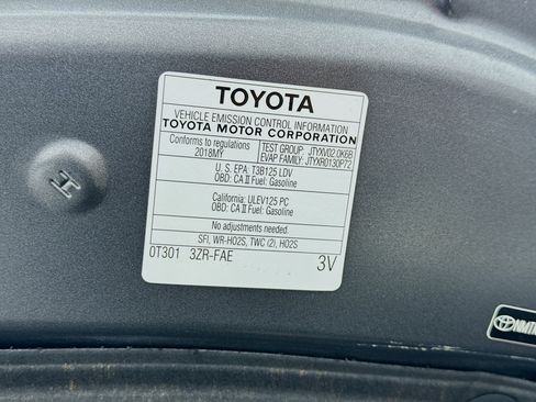 Used 2018 Toyota C-HR XLE FWD image 19