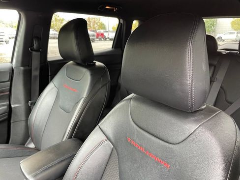 Used 2025 Jeep Compass Trailhawk AWD/4WD image 24