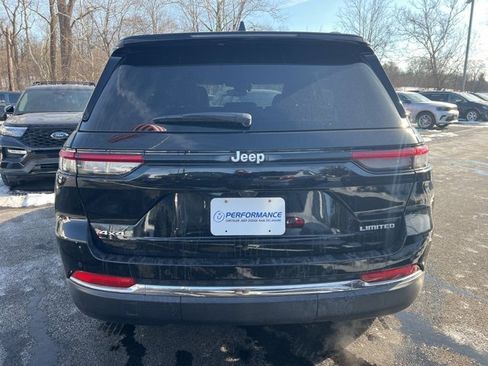 Used 2024 Jeep Grand Cherokee Limited image 3