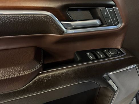 Used 2024 GMC Sierra 3500 Denali image 11