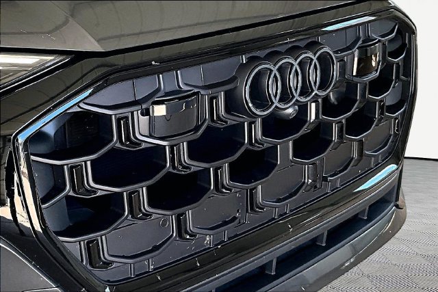Used 2026 Audi Q8 Prestige w/ Prestige Package AWD/4WD image 29
