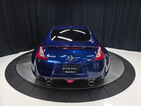Used 2020 Nissan 370Z NISMO RWD image 12