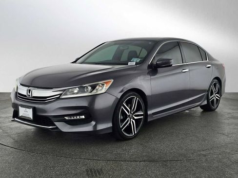 Used 2017 Honda Accord Sport image 7