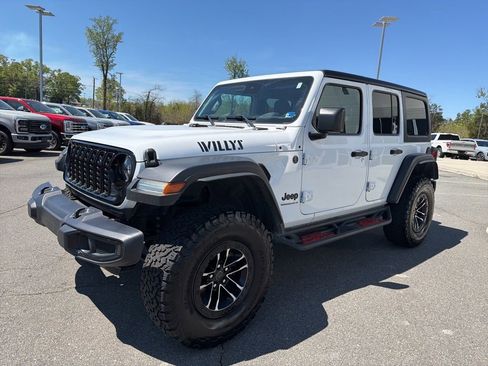 Used 2024 Jeep Wrangler Unlimited Sport AWD/4WD image 8
