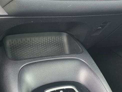 Used 2022 Toyota Corolla LE FWD image 17