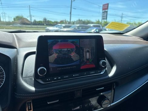 Used 2021 Nissan Rogue SV AWD/4WD image 24