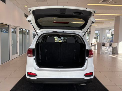 Used 2020 Kia Sorento AWD V6 image 9