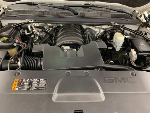 Used 2018 GMC Yukon SLT image 11