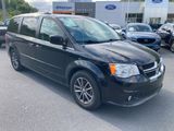 Used 2017 Dodge Grand Caravan SXT image 3