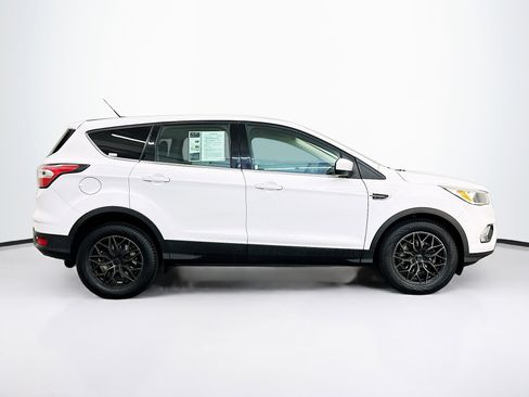 Used 2017 Ford Escape SE image 10