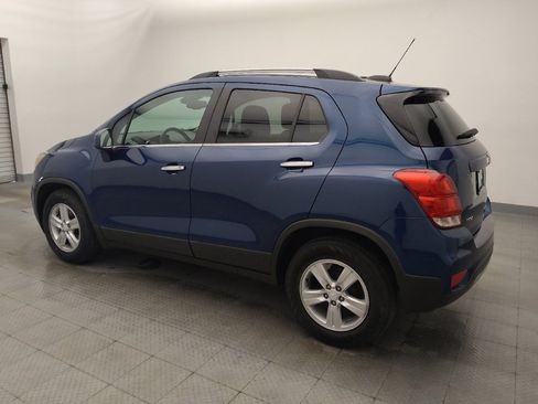 Used 2020 Chevrolet Trax LT w/ LT Convenience Package image 3