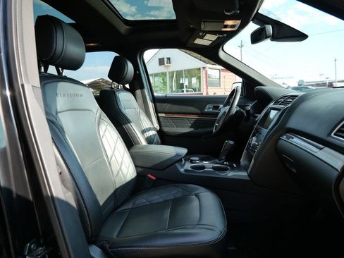 Certified 2017 Ford Explorer Platinum AWD/4WD image 12