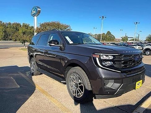 New 2025 Ford Expedition Active RWD image 2