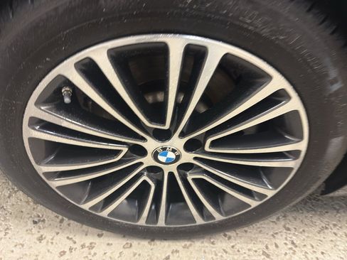 Used 2017 BMW 530i xDrive image 36
