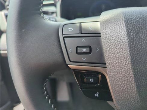 Used 2026 Toyota Camry SE FWD image 12