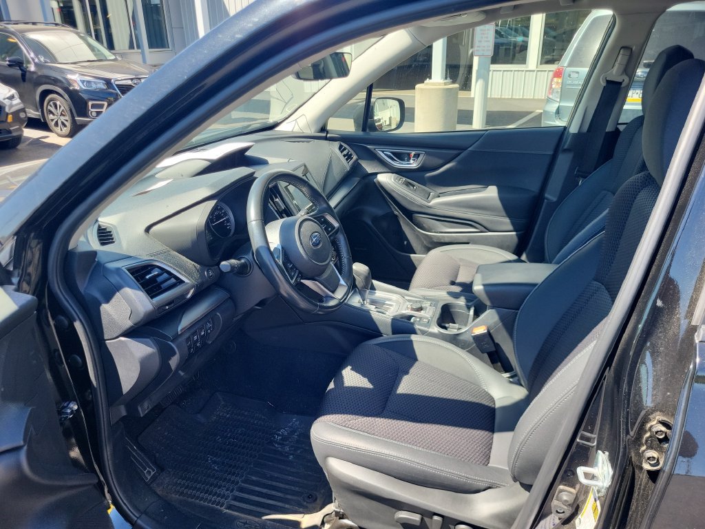 Used 2024 Subaru Forester Premium AWD/4WD image 9