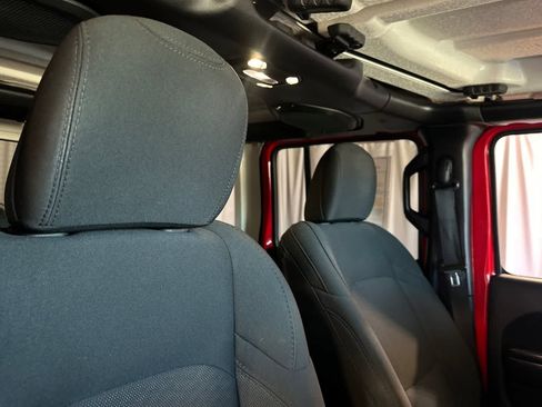Used 2020 Jeep Wrangler Unlimited Sport AWD/4WD image 20
