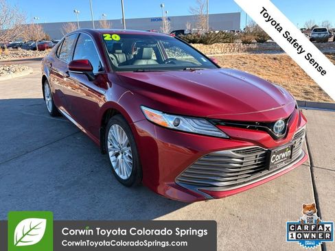 Used 2020 Toyota Camry XLE image 1