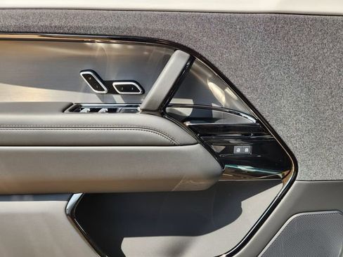 New 2026 Land Rover Range Rover Sport Dynamic SE AWD/4WD image 16