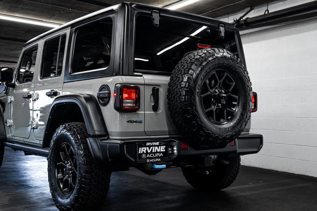 Used 2024 Jeep Wrangler Unlimited AWD/4WD image 16