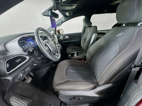 Used 2020 Chrysler Pacifica Touring w/ S Appearance Package image 25