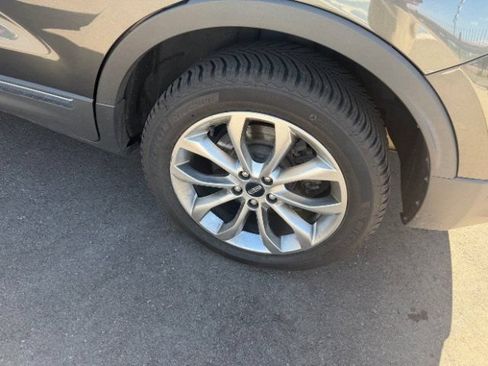Used 2019 Lincoln MKC Select w/ Select Plus Package AWD/4WD image 34