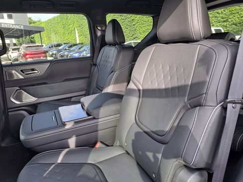 New 2026 INFINITI QX80 Autograph w/ Premium Cargo Package image 12