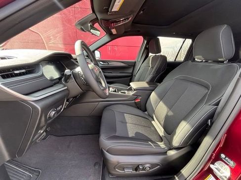 New 2026 Jeep Grand Cherokee Laredo image 13