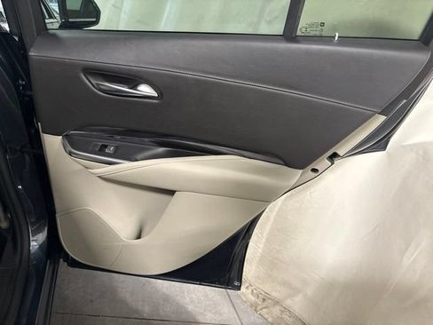 Used 2019 Cadillac XT4 Luxury w/ Cold Weather Package FWD image 39