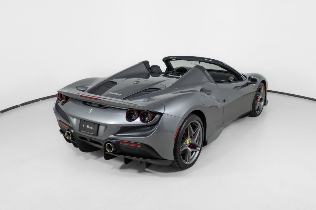 Used 2022 Ferrari F8 Tributo RWD image 10