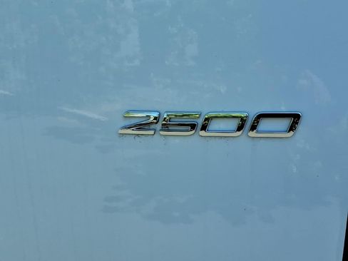 Used 2024 Mercedes-Benz Sprinter 2500 image 23